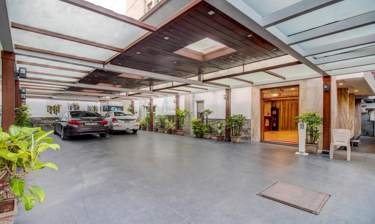 Treebo The Sai Leela Suites R T Nagar バンガロール エクステリア 写真