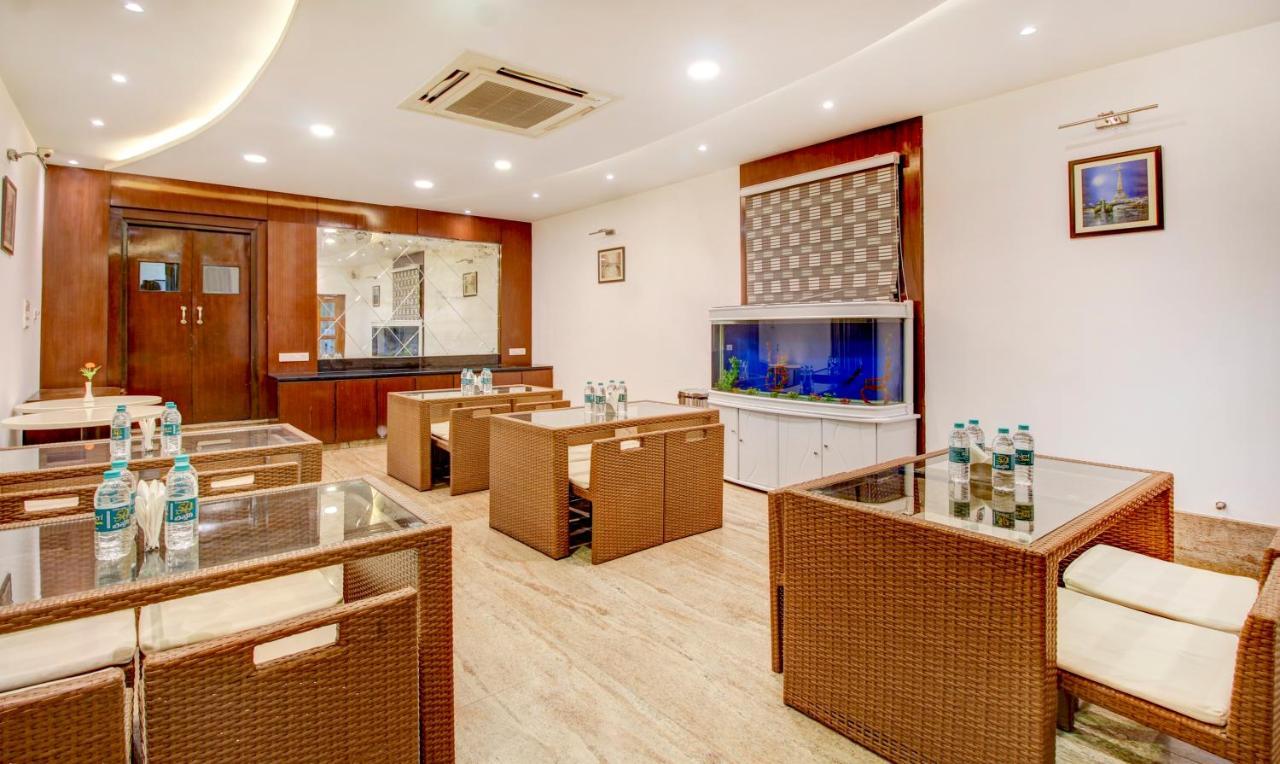 Treebo The Sai Leela Suites R T Nagar バンガロール エクステリア 写真