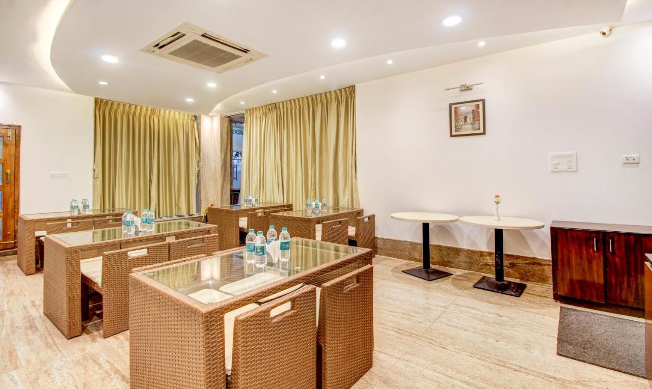 Treebo The Sai Leela Suites R T Nagar バンガロール エクステリア 写真