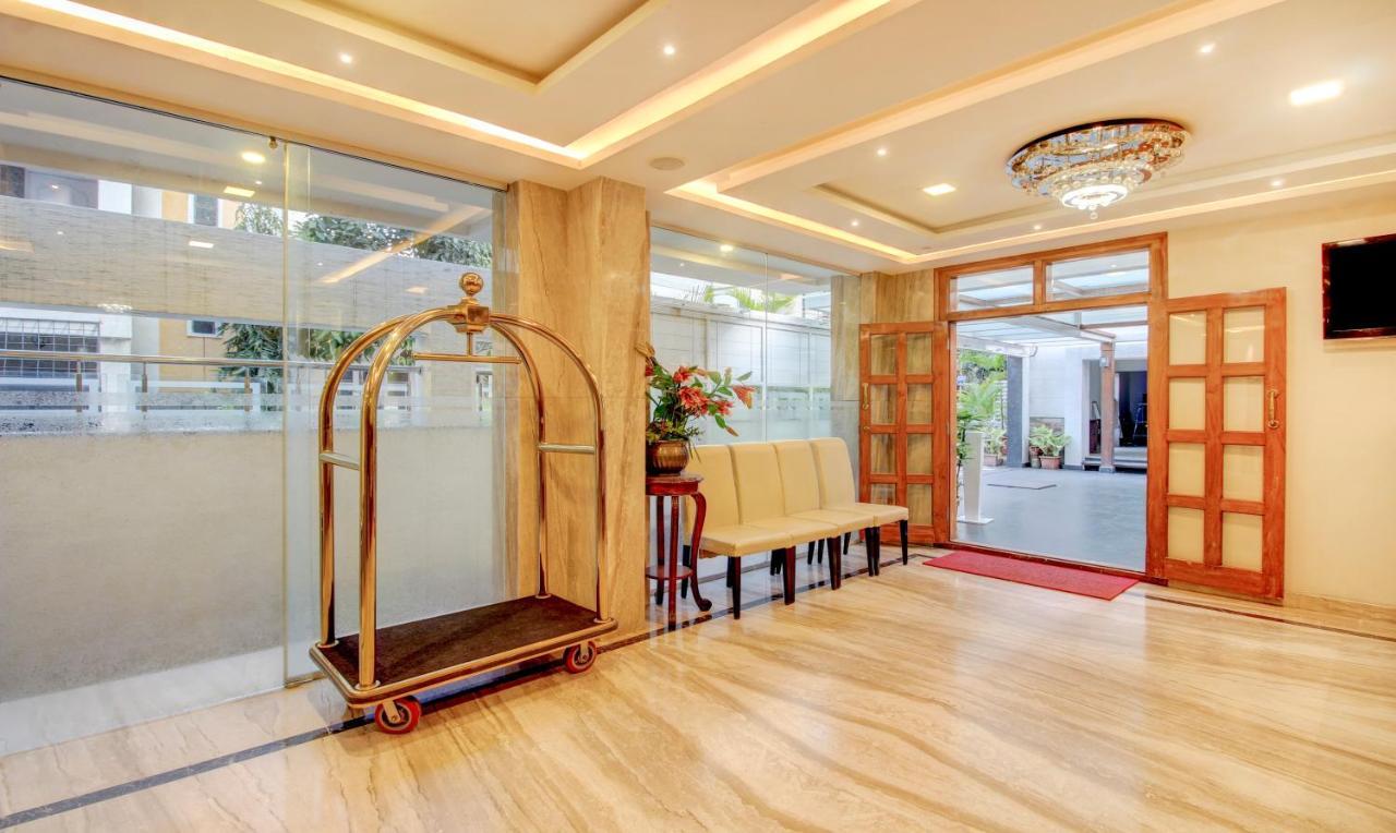 Treebo The Sai Leela Suites R T Nagar バンガロール エクステリア 写真