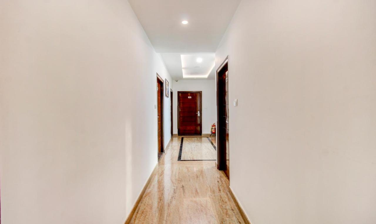 Treebo The Sai Leela Suites R T Nagar バンガロール エクステリア 写真