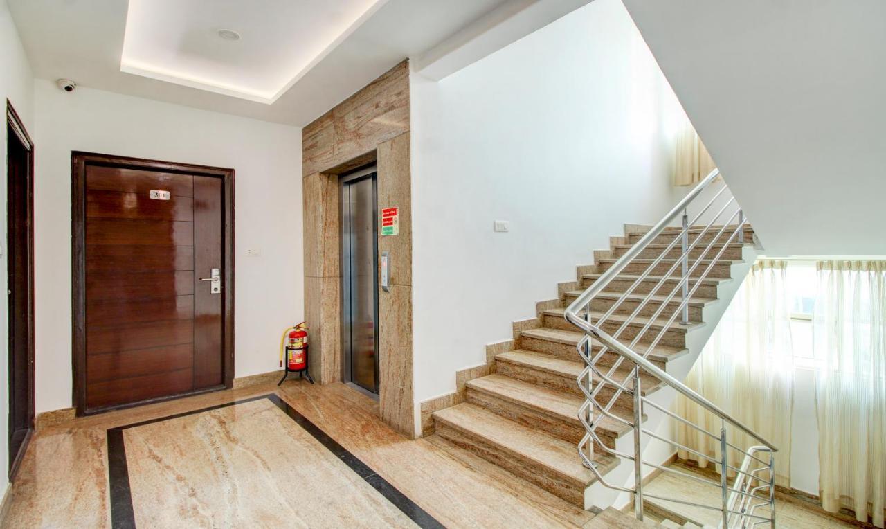 Treebo The Sai Leela Suites R T Nagar バンガロール エクステリア 写真
