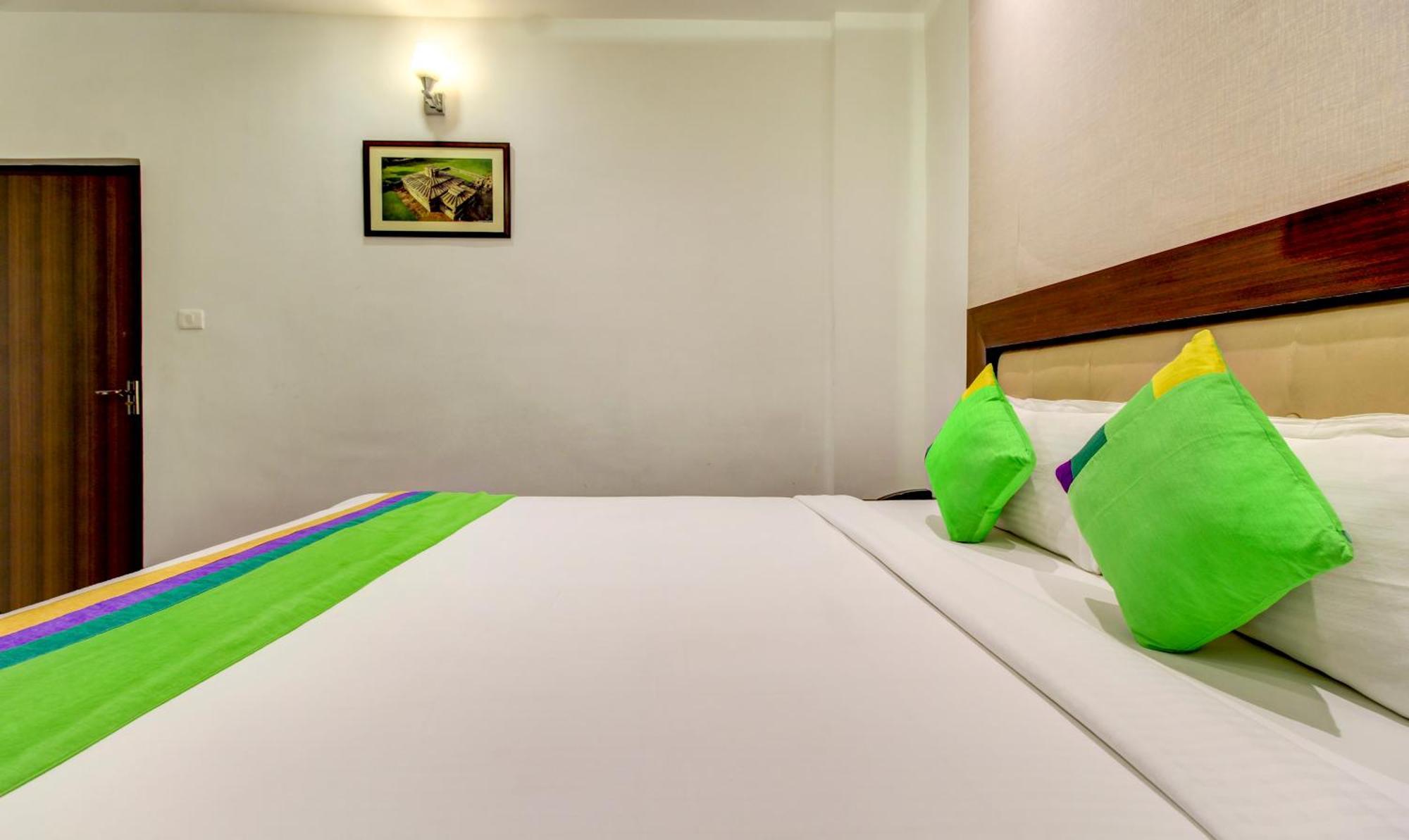 Treebo The Sai Leela Suites R T Nagar バンガロール エクステリア 写真