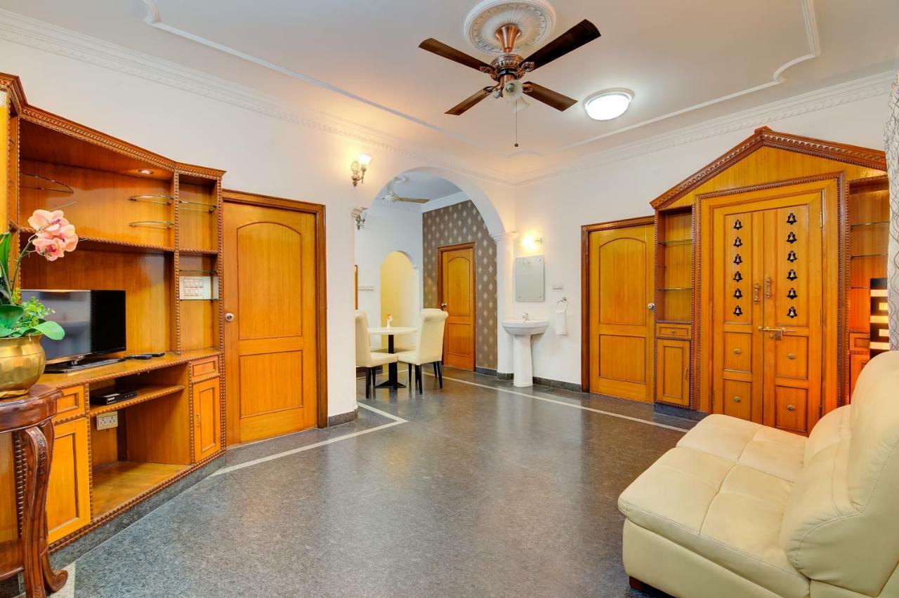 Treebo The Sai Leela Suites R T Nagar バンガロール エクステリア 写真